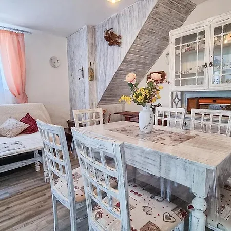 Captain's House - Kamenjari, Plomin 펜션 *